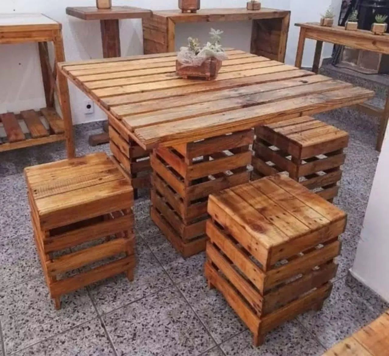 Mesa palete 4 banquetas  - Foto 2