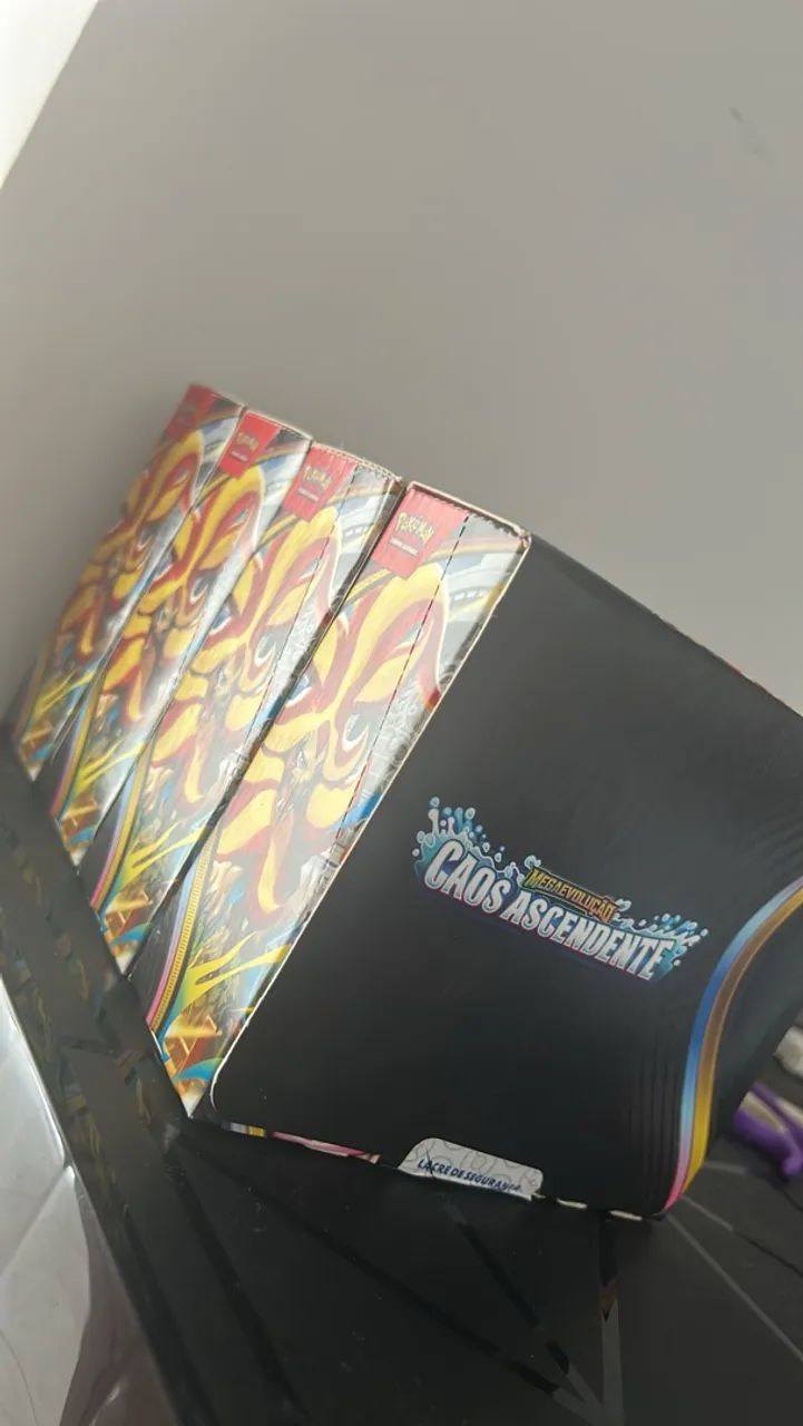 Booster box caos ascendente Pokémon com 216 cartas - Foto 2