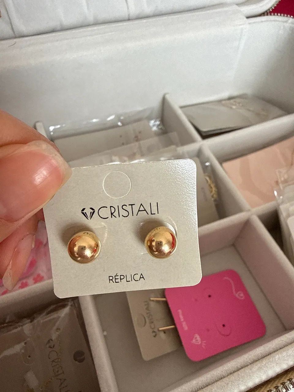 Brinco esfera banhado a ouro 18k
