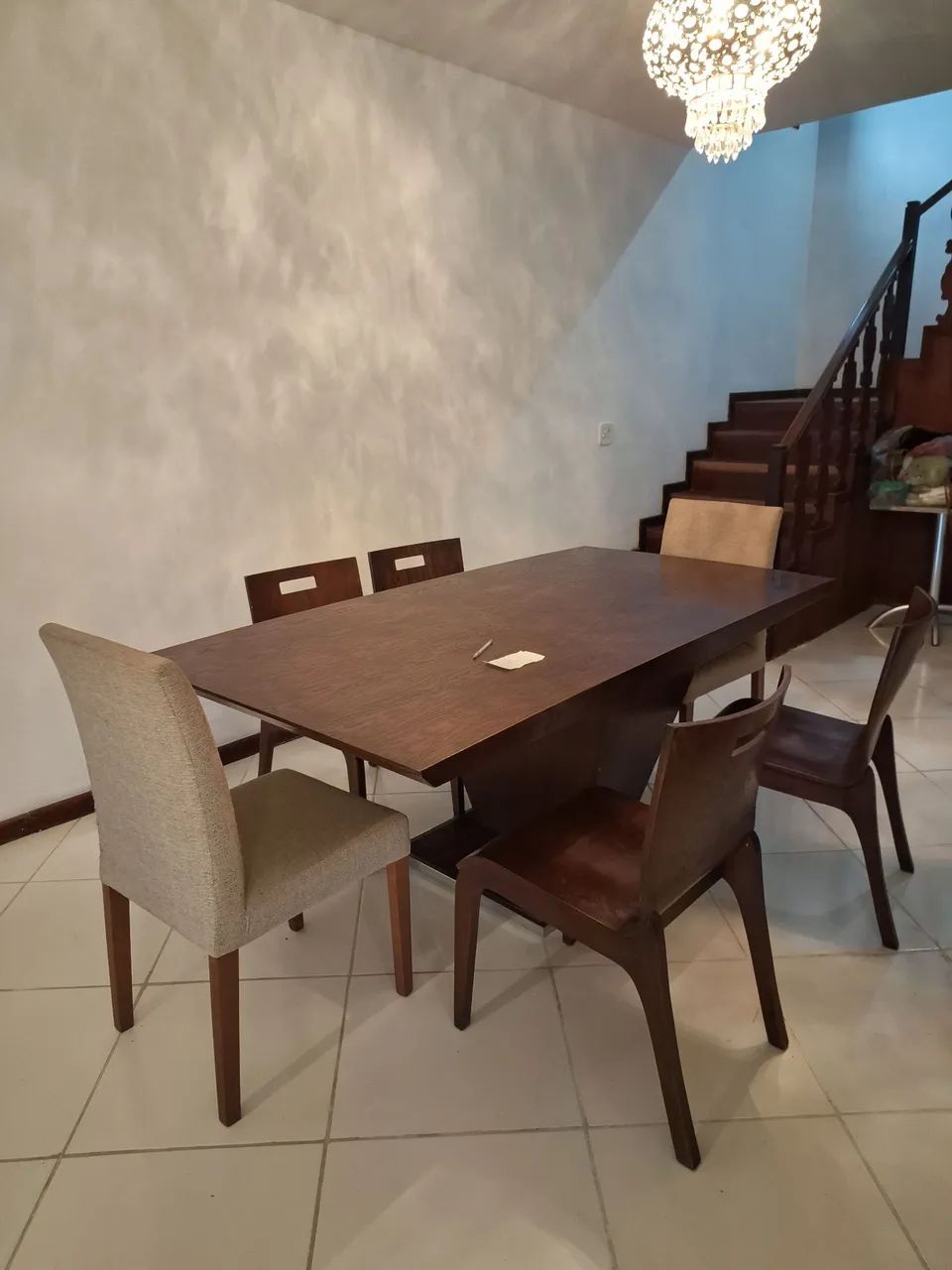 Mesa de madeira de 6 lugares - Foto 2