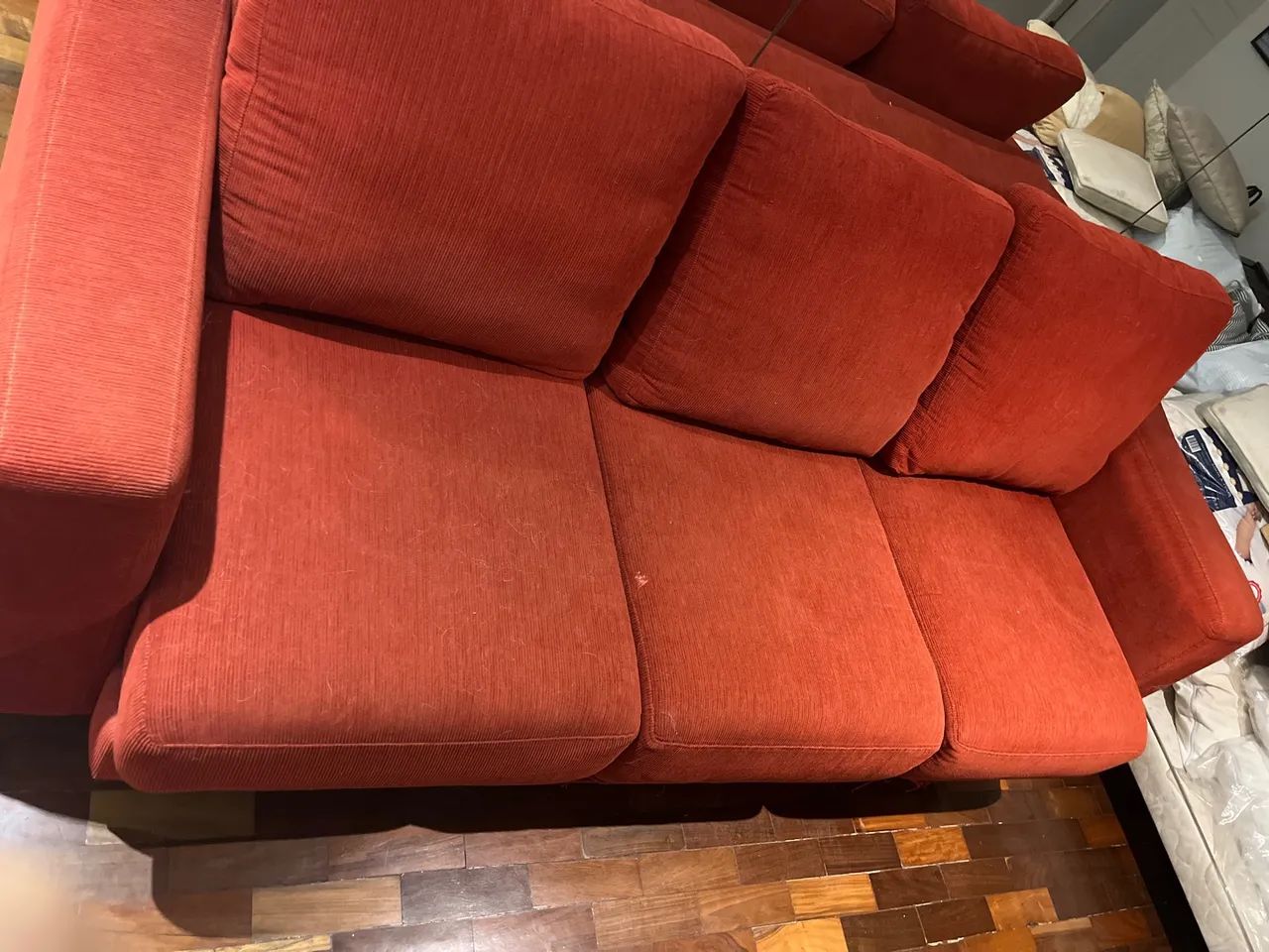 Sofá Vermelho 3 lugares Tecido  - Foto 5