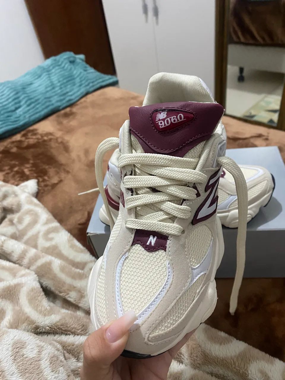 Tênis new balance off white/bordo