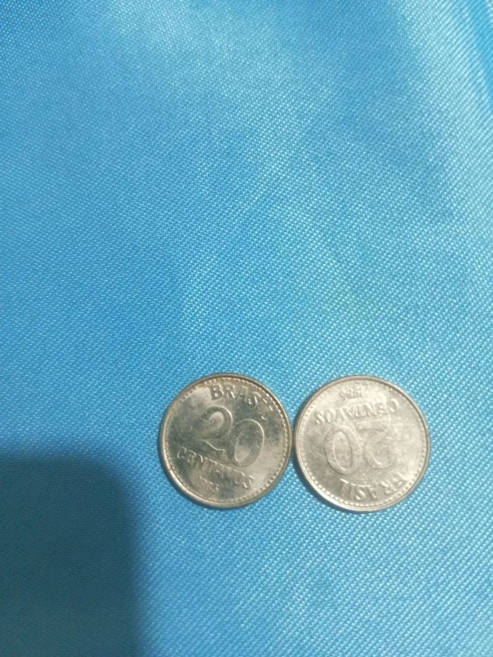 2 Moedas antigas de 20 centavos de 1986. - Foto 2