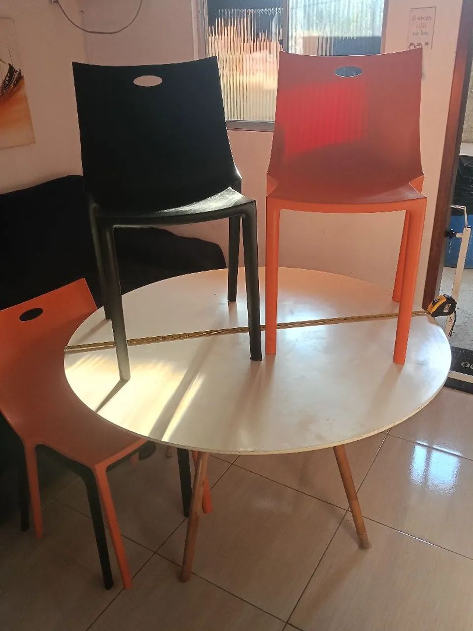 Mesa Mobly e 4 cadeiras de polipropileno  - Foto 2