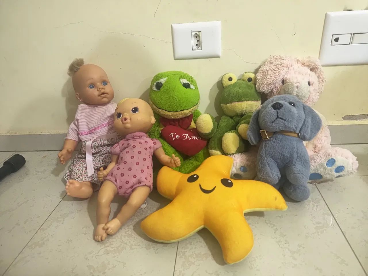Bonecas e pelúcias 