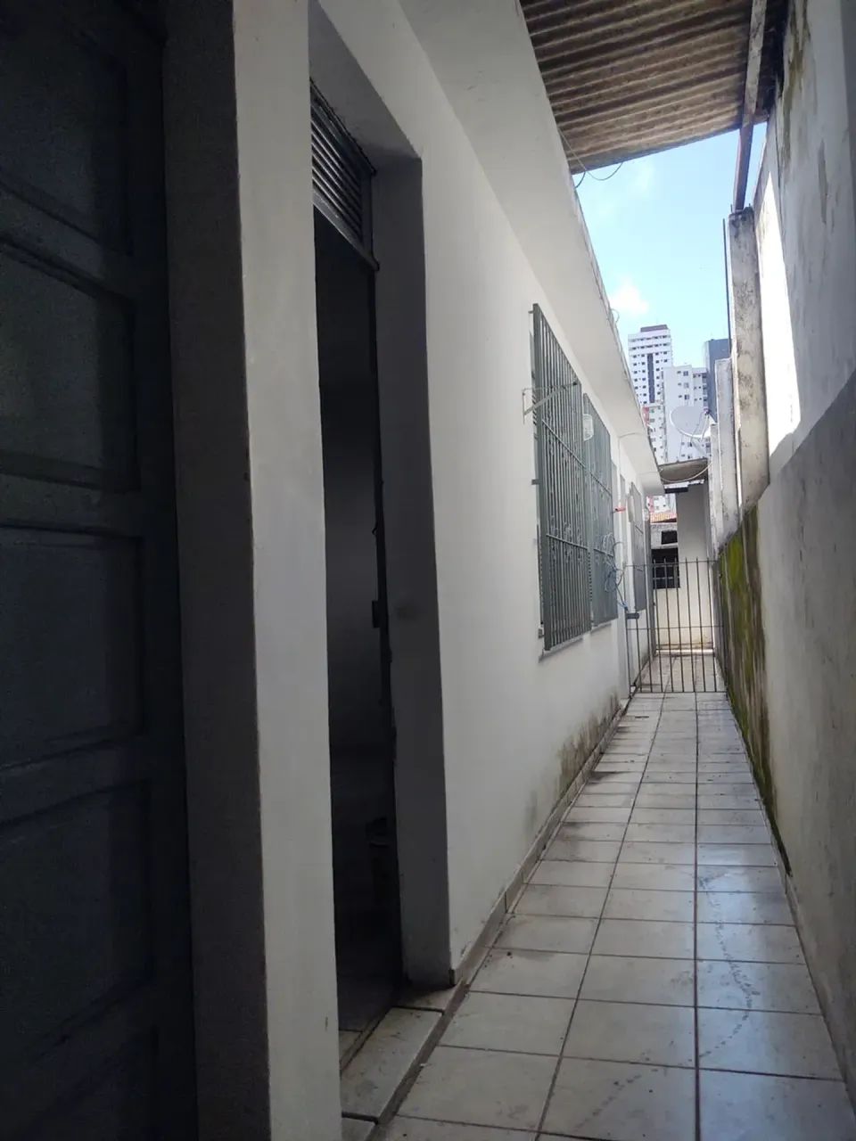 Apartamento com 2 quartos na Av Pedro Miranda