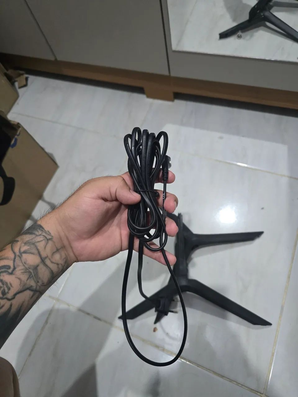 VENDO TV Samsung 75 polegadas com defeito (modelo 2022) - Foto 5