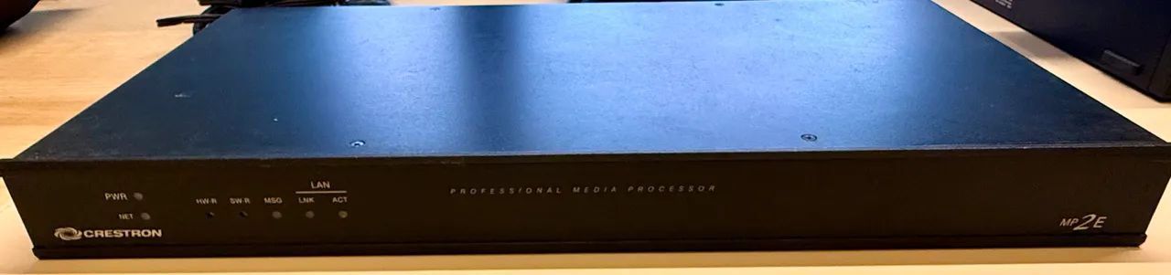 Processador de Mídia e Automação Crestron MP2E (Controladora 2-Series)