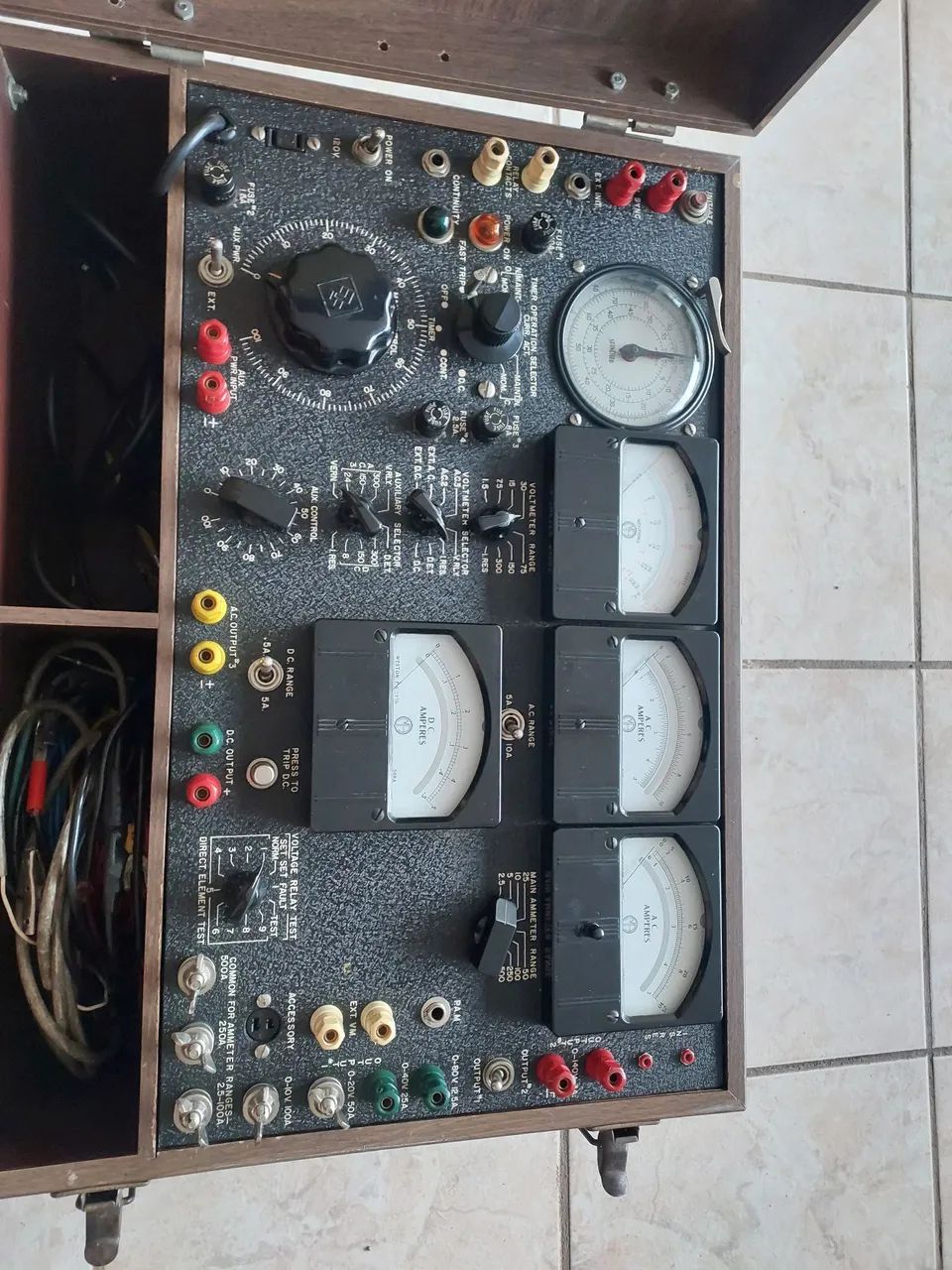 Multi AMP SR51-4 Test Relé Analógico-PH1 Megger - Foto 4