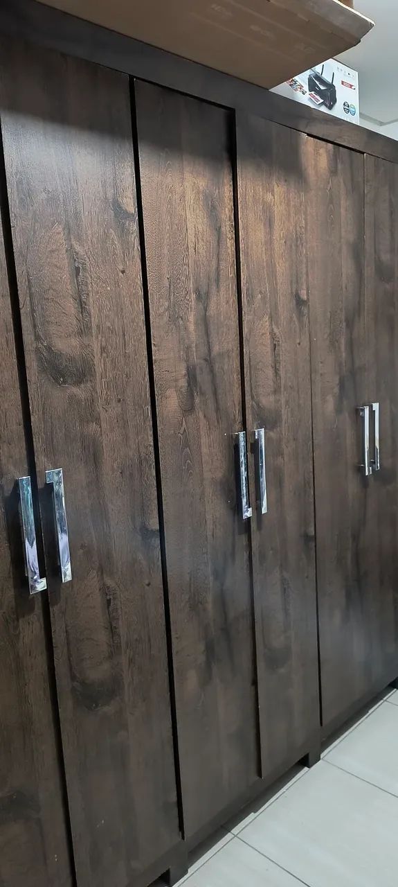 Guarda roupa 6 portas 