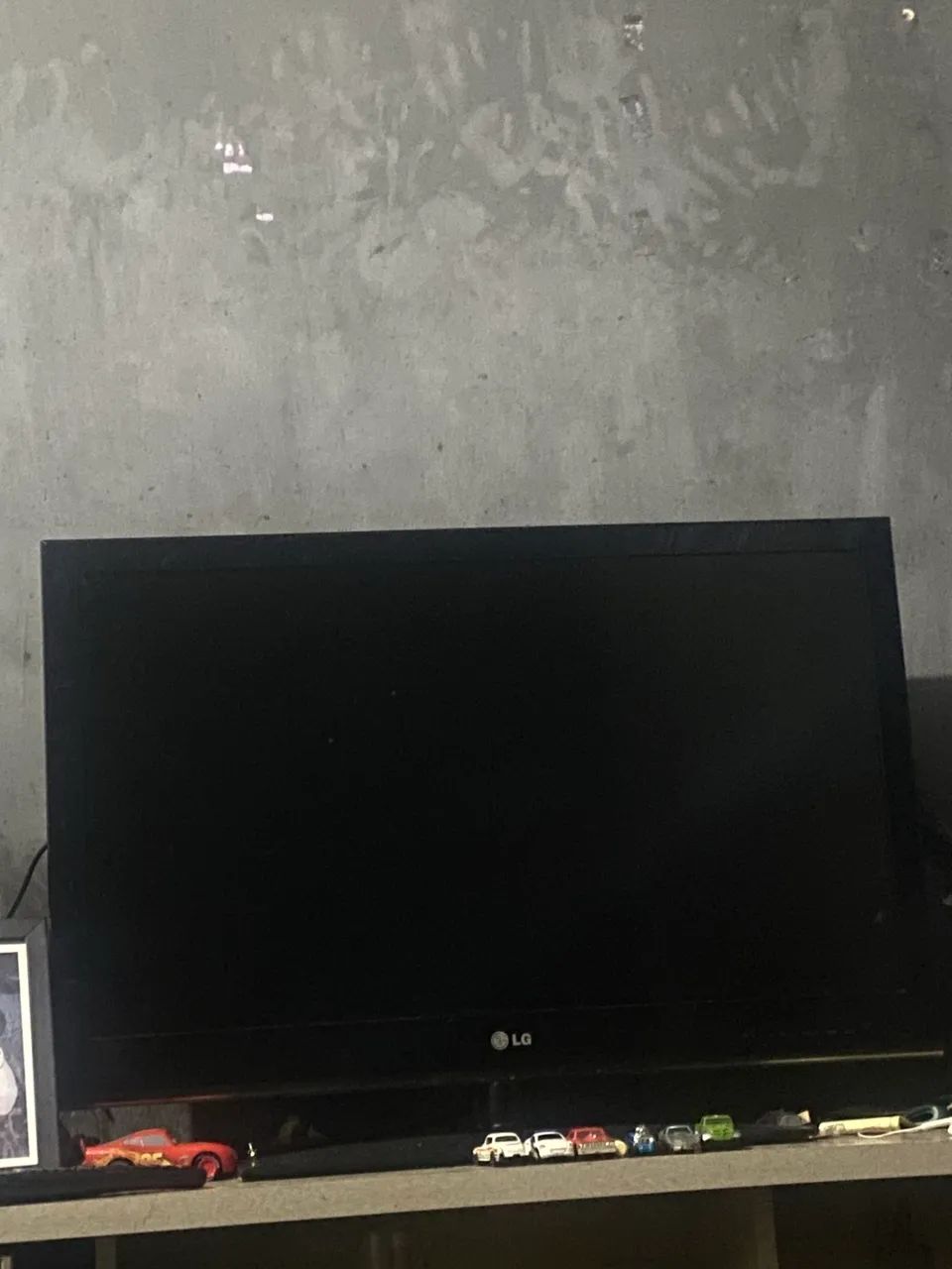 Vendo Tv pra sair logo 