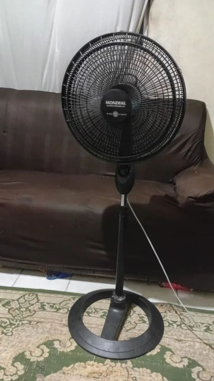 Vende-se tripé mondial de 40cm