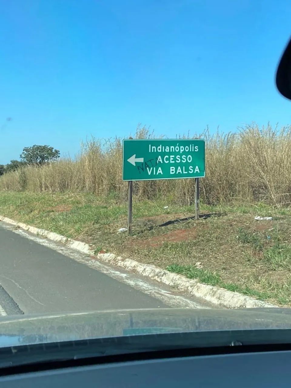Vendo área na represa de mirada pronto pra construir 