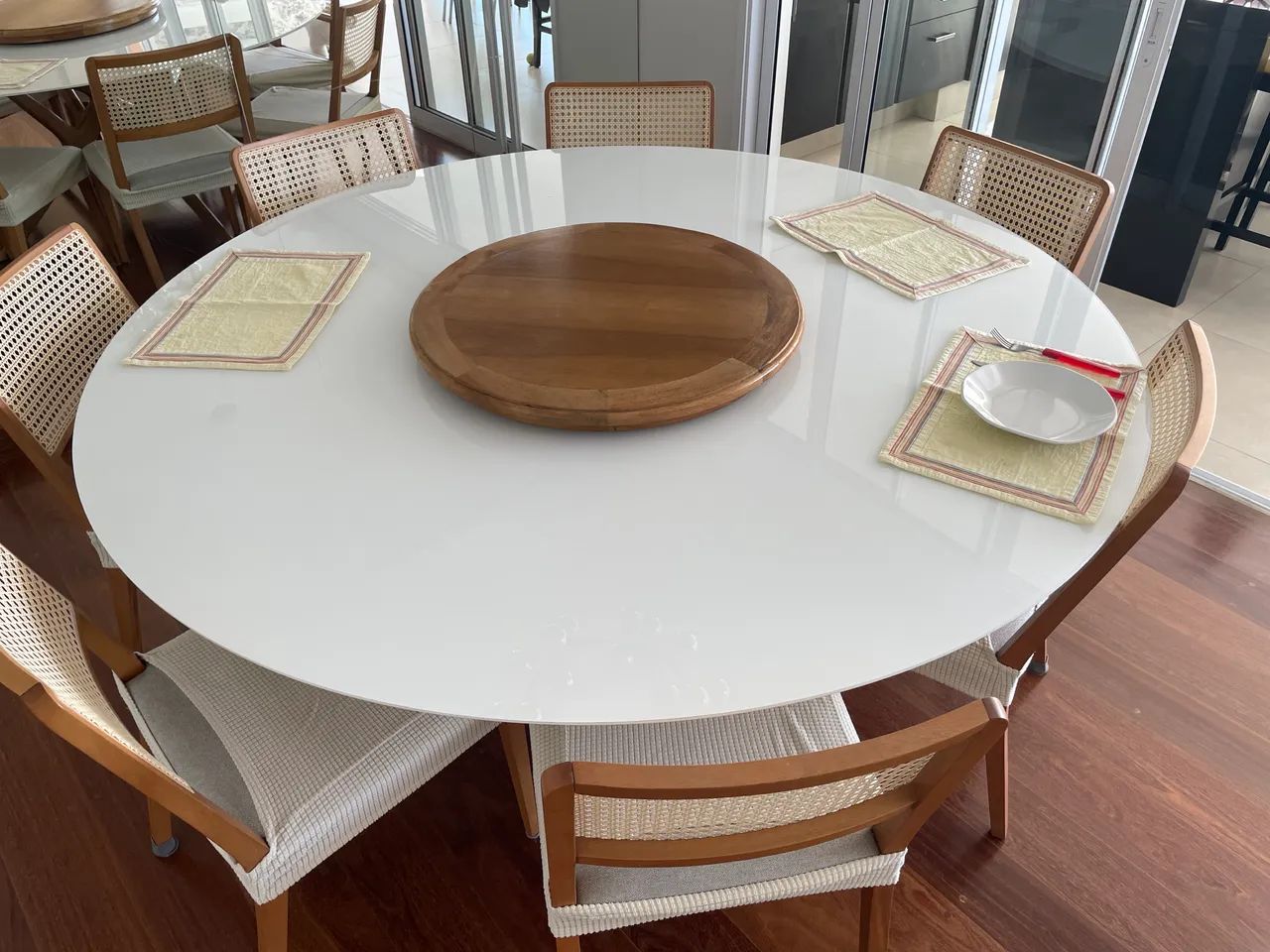 Mesa sala de jantar com 8 cadeiras 