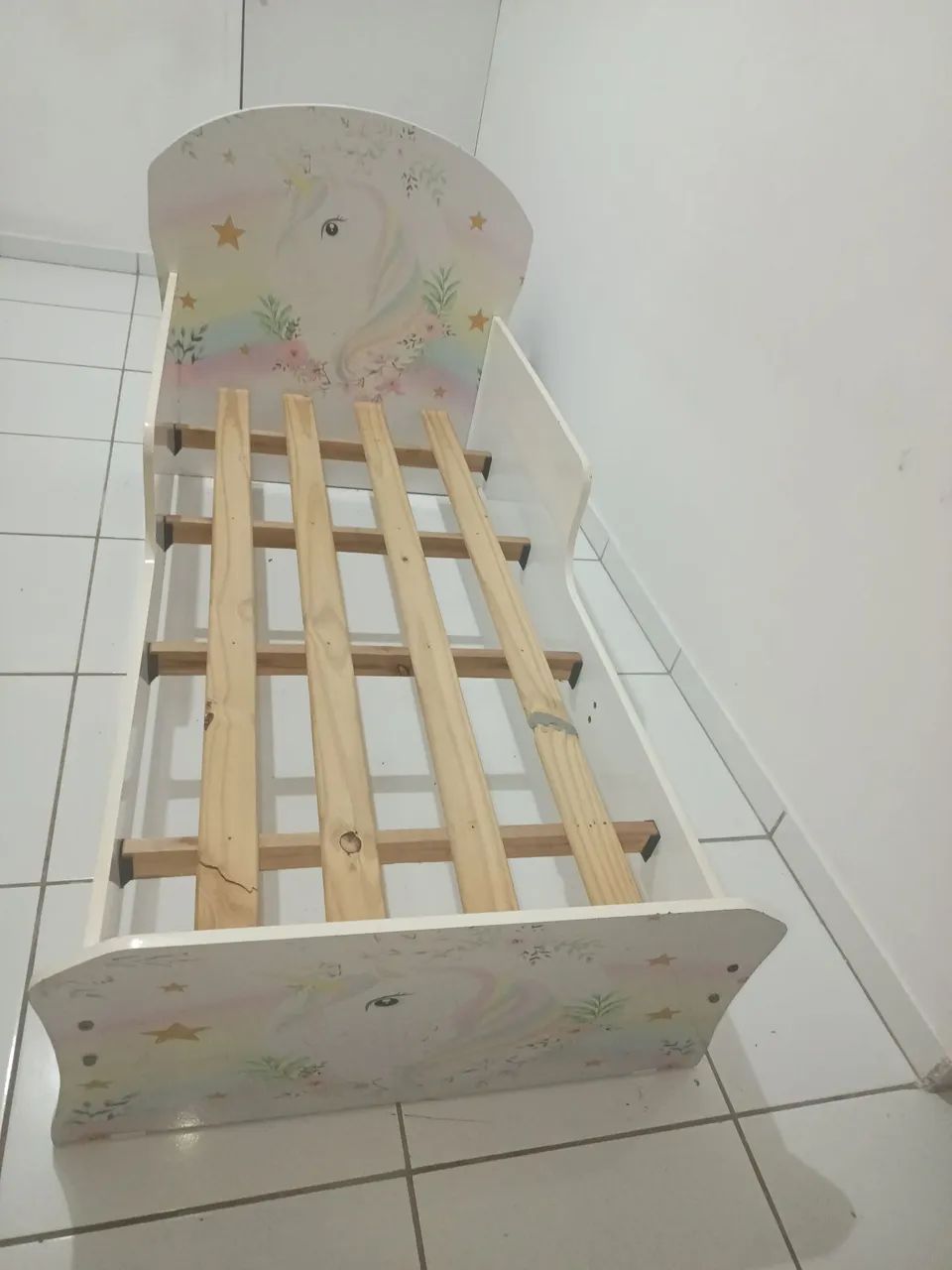 Vendo mini cama infantil com colchão 