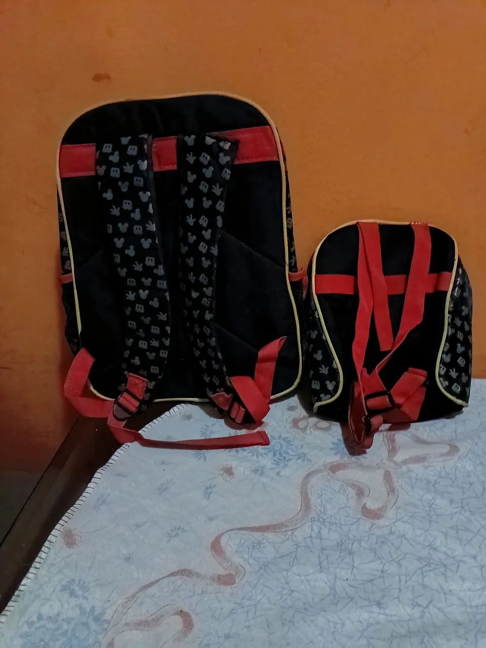 Mochila Disney tsum tsum.  - Foto 3