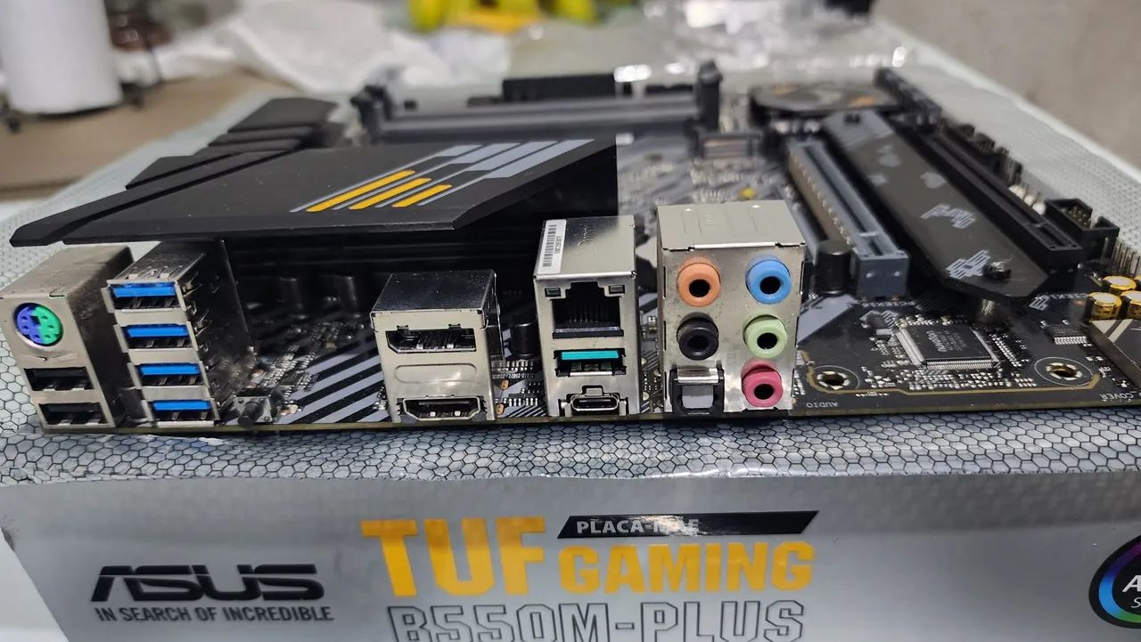 Placa mãe TUF Gaming B550M-Plus - Foto 4
