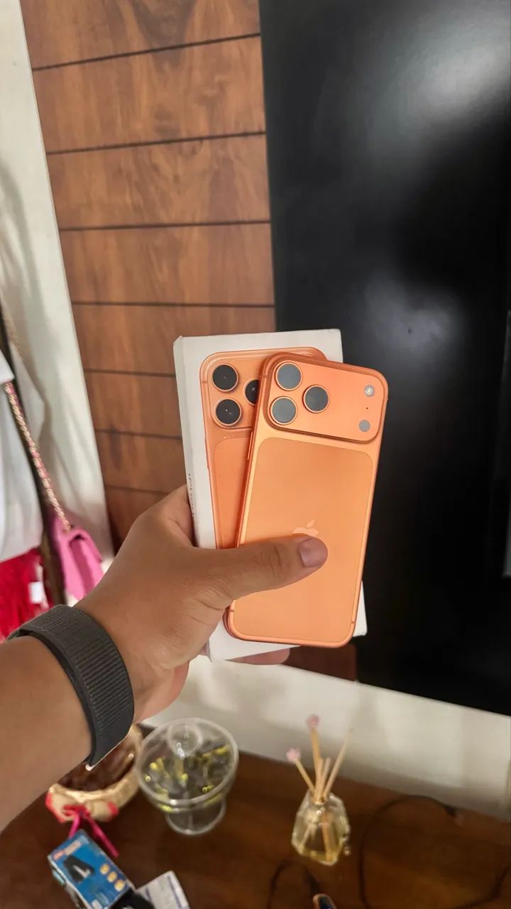 IPHONE 17 PRO MAX - COM CAIXA