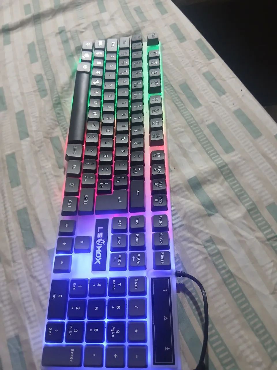 Vende-se teclado e mouse novos