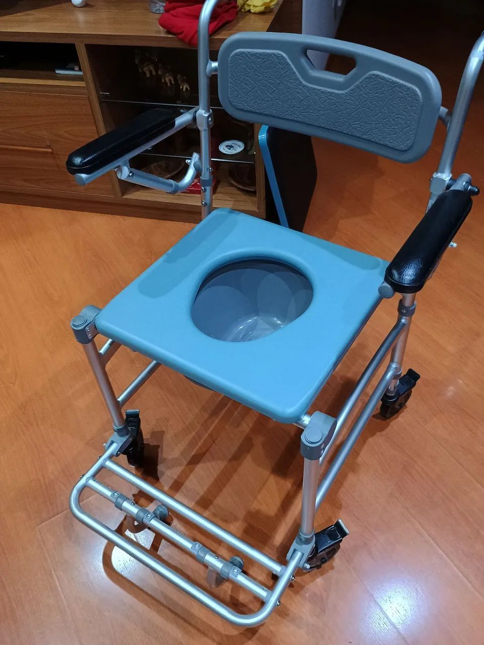 Cadeira banho seminova  - Foto 2
