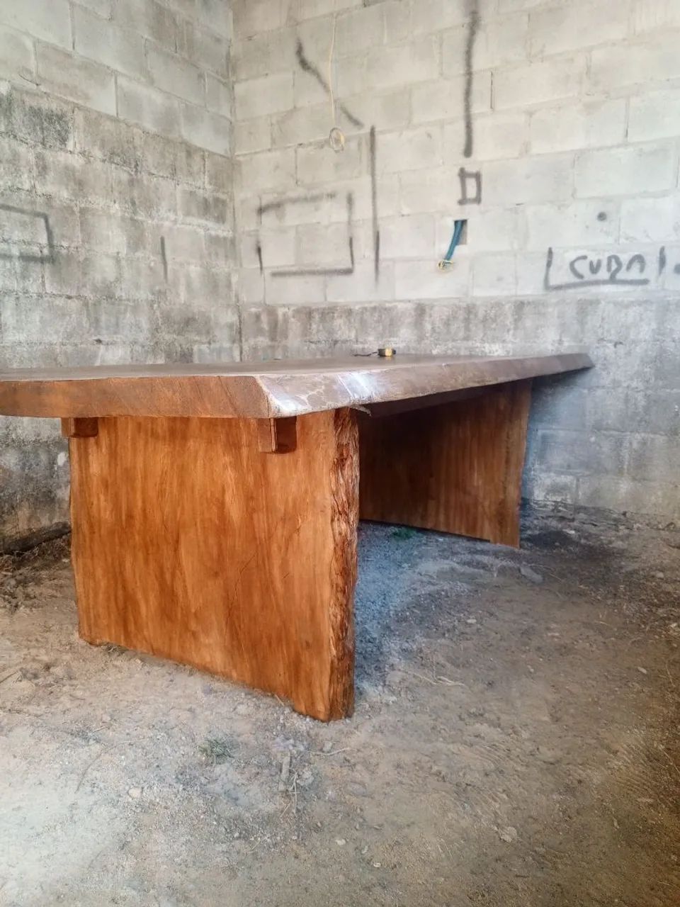 Mesa toda em madeira do norte maciça  - Foto 2