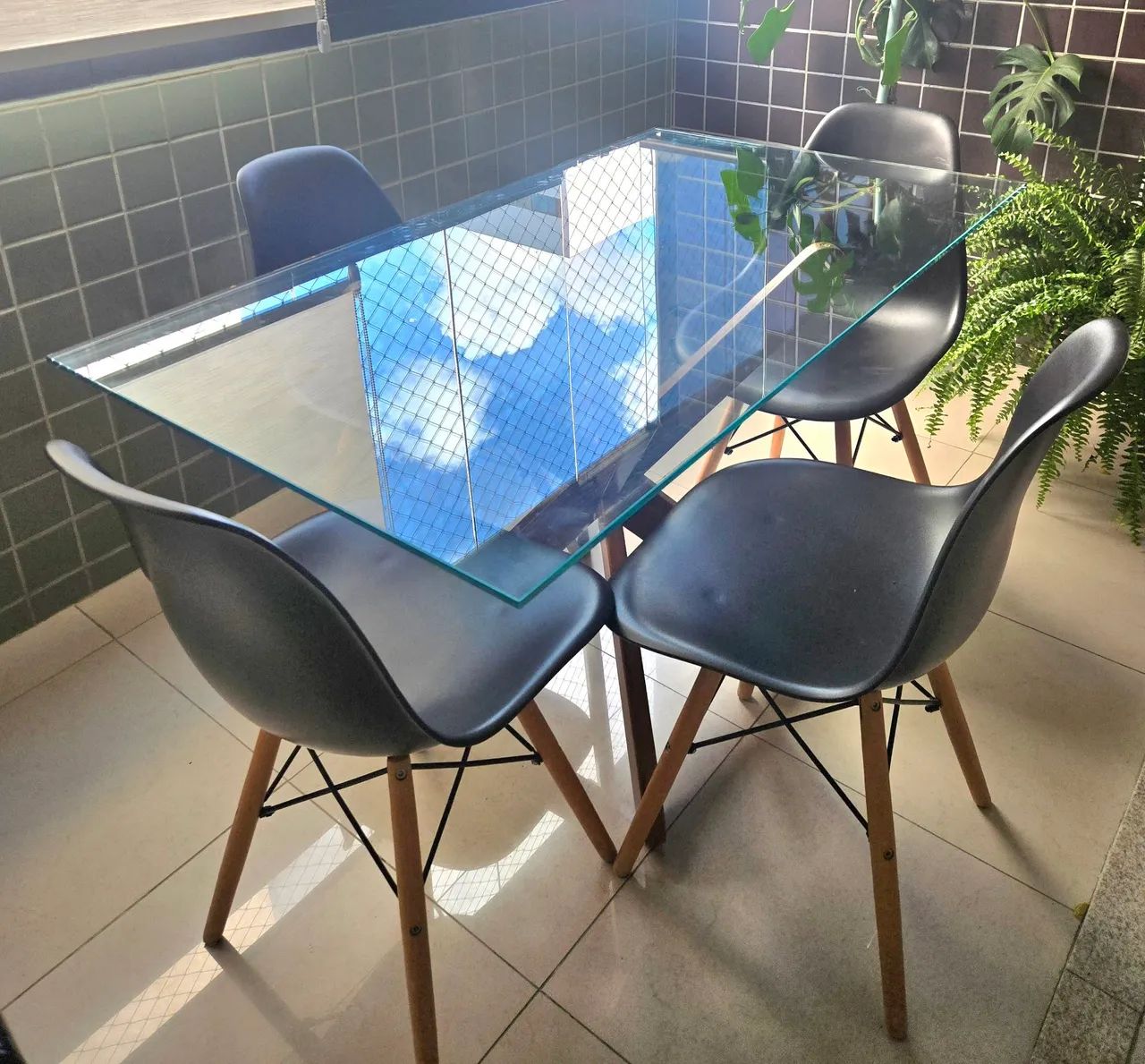 Mesa com 4 cadeiras  - Foto 4