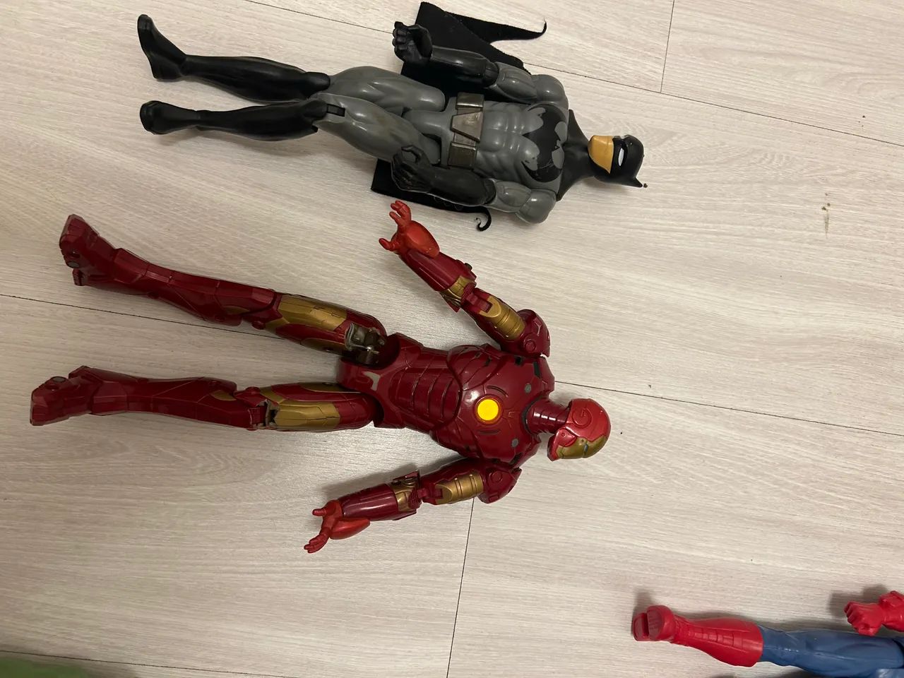 Bonecos Articuláveis Avengers  - Foto 4