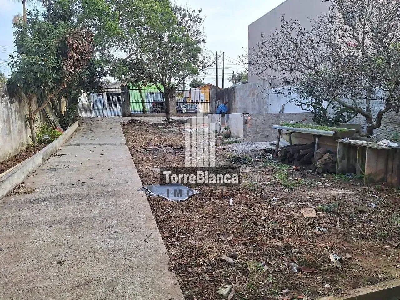 Venda e - Casa com 4 quartos e edícula na Palmeirinha. - Foto 2