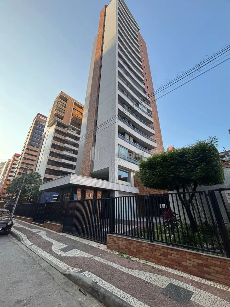 Apto. projetado no melhor do Meireles, à 200m da Beira Mar, 70,20m², 03 qtos (02 stes), va