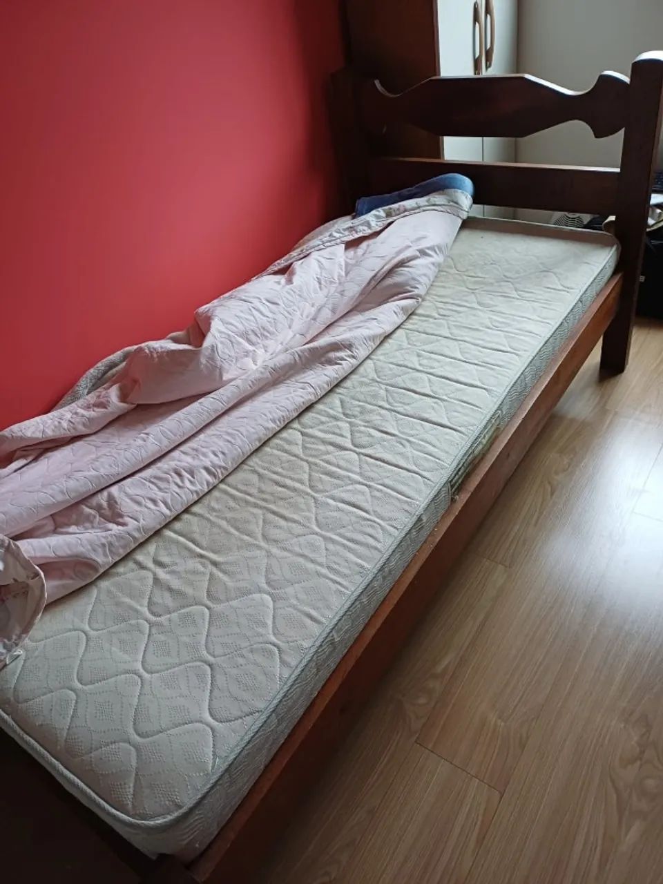 Cama solteiro e colchão madeira maciça  - Foto 3