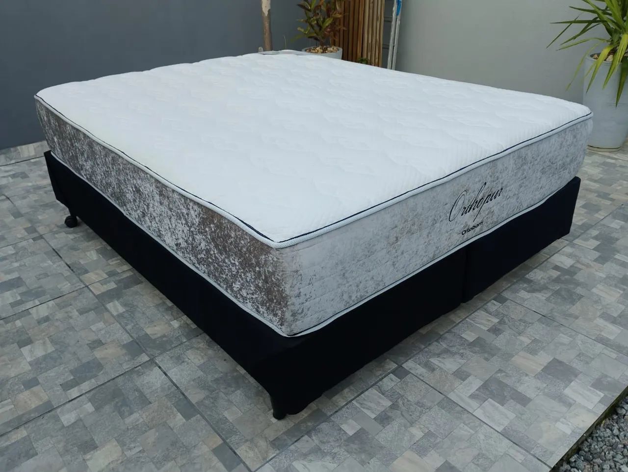 Excelente Cama Box Queen Size Orthopur Ortobom  - Foto 4