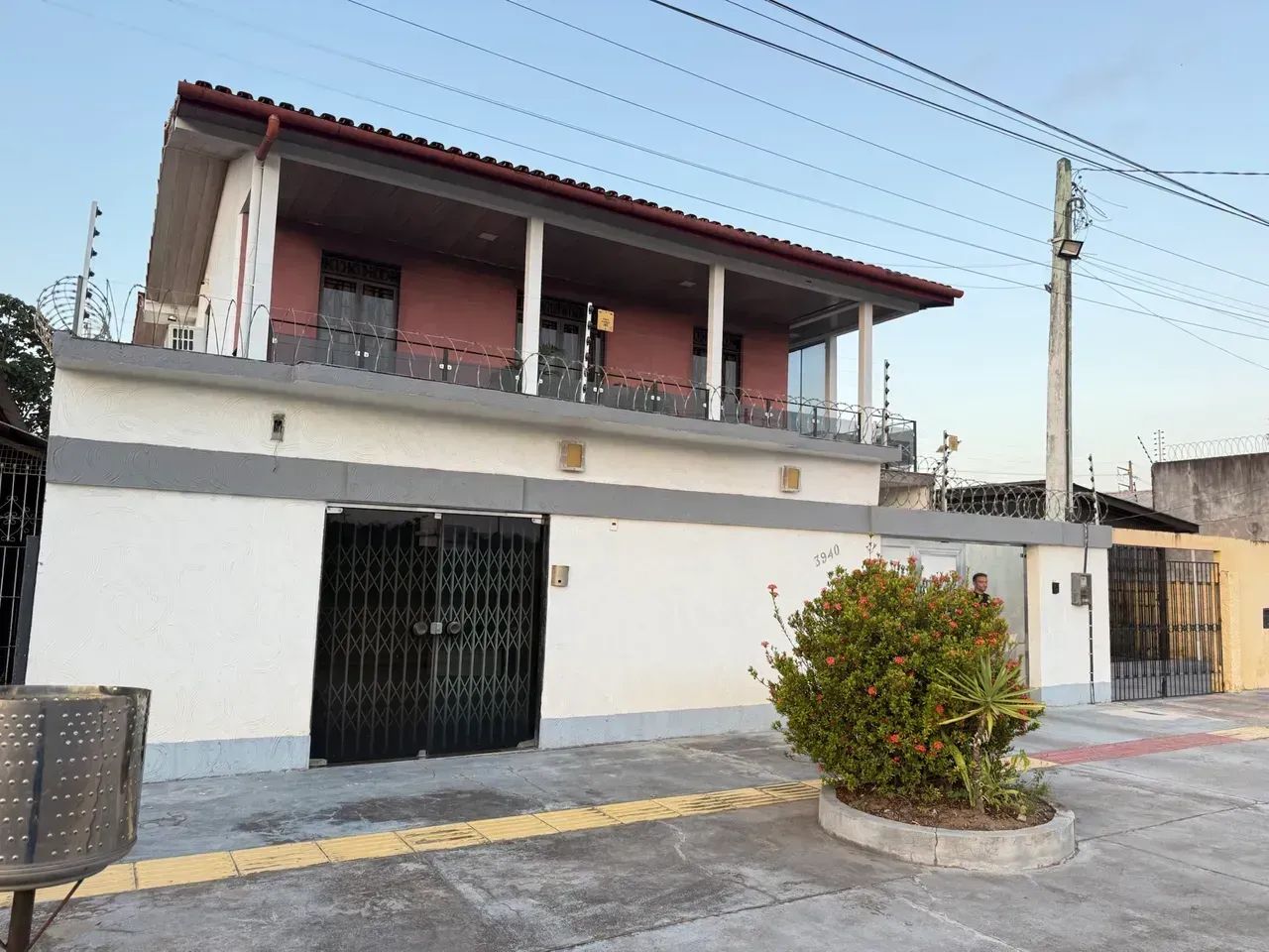 OPORTUNIDADE ÚNICA! IMÓVEL AMPLO E BEM LOCALIZADO À VENDA! - Foto 2