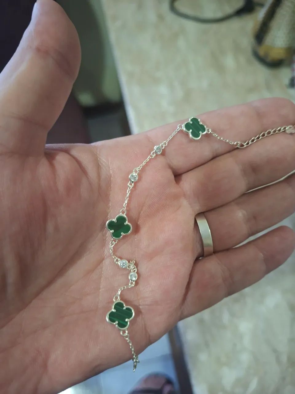 Pulseira trevo com pingo de luz prata 925