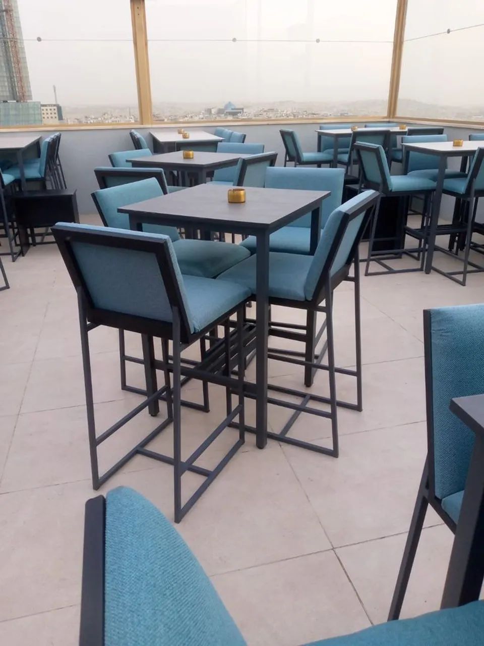 Conjunto de mesa bistrô com 4 banquetas 