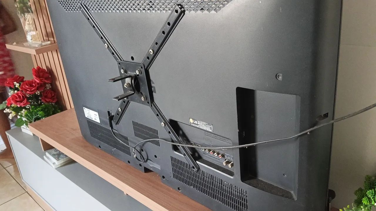 Tv LG 42 polegadas com defeito  - Foto 4