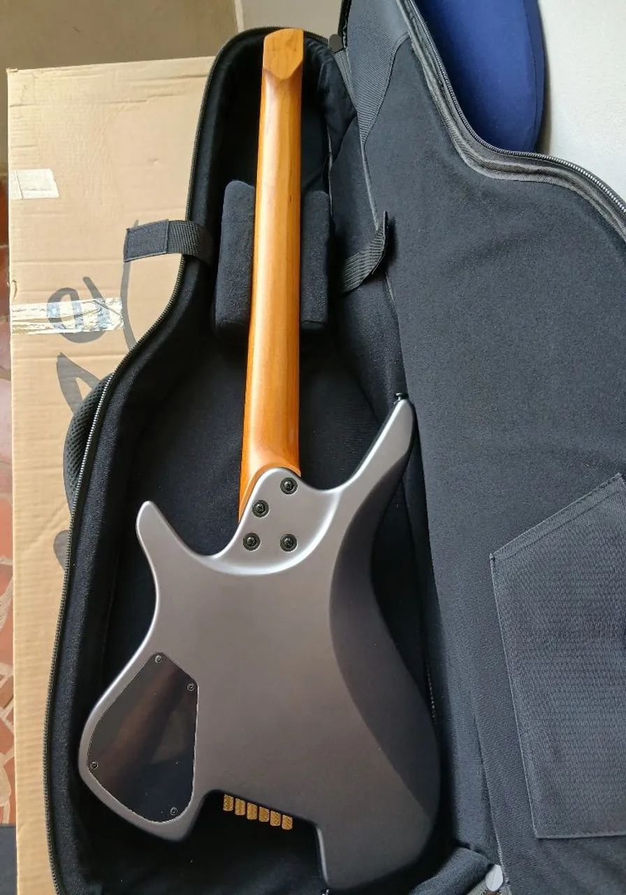Guitarra Raze Michael headless  - Foto 2