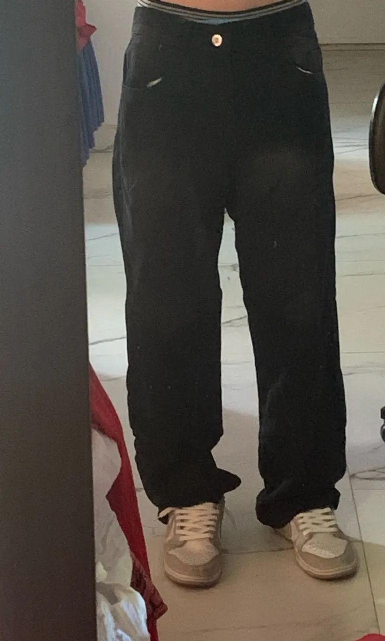 calça baggy preta - Foto 3