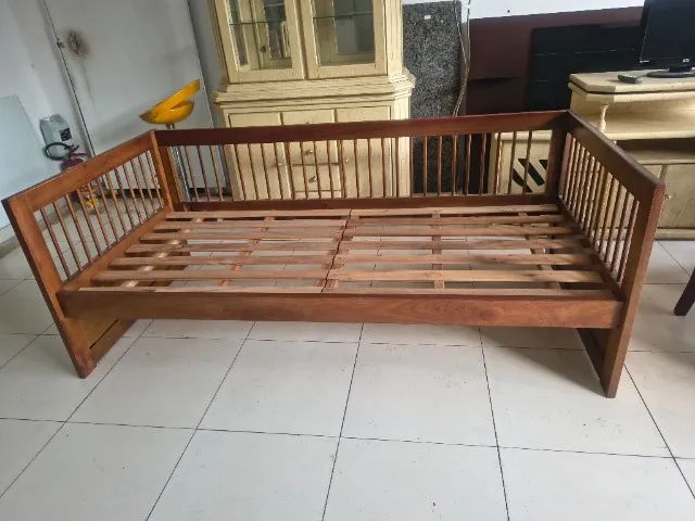 Sofá Cama em Madeira 