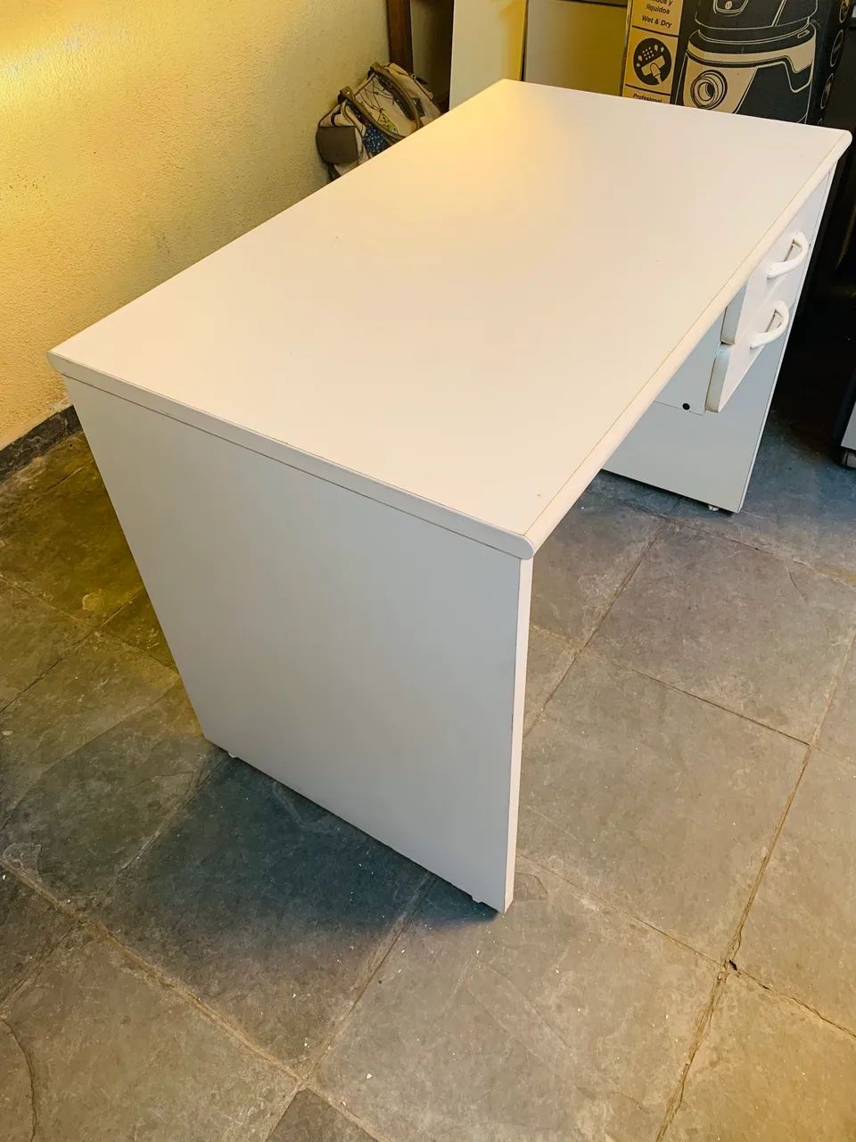 Mesa de escritório com 2 gavetas  - Foto 4