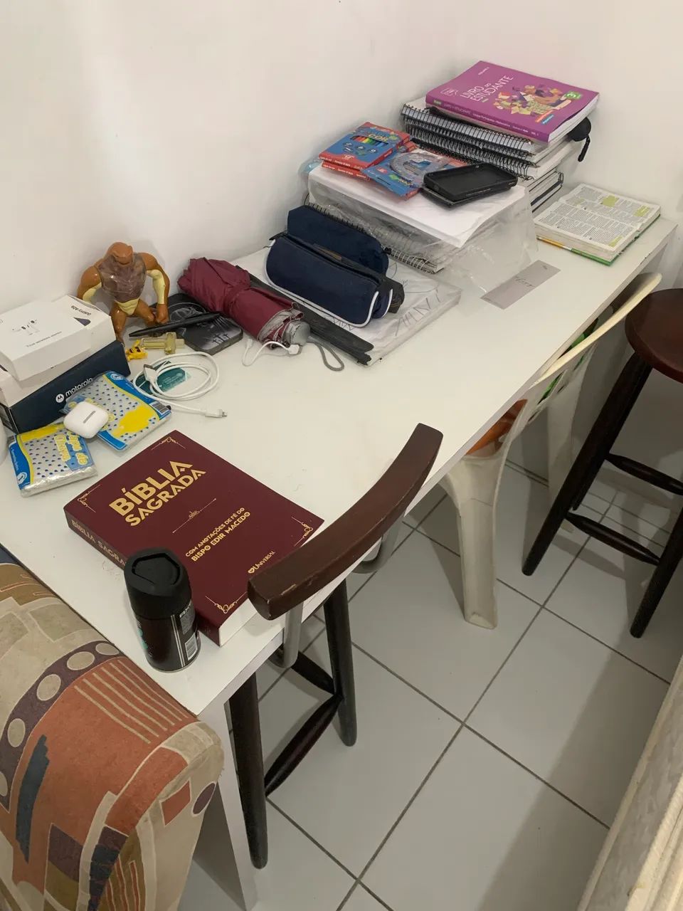 Mesa de madeira, nova - Foto 3