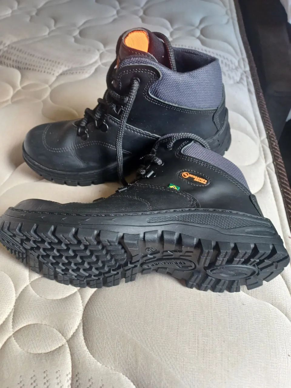 Bota trabalho número 38 - Foto 2