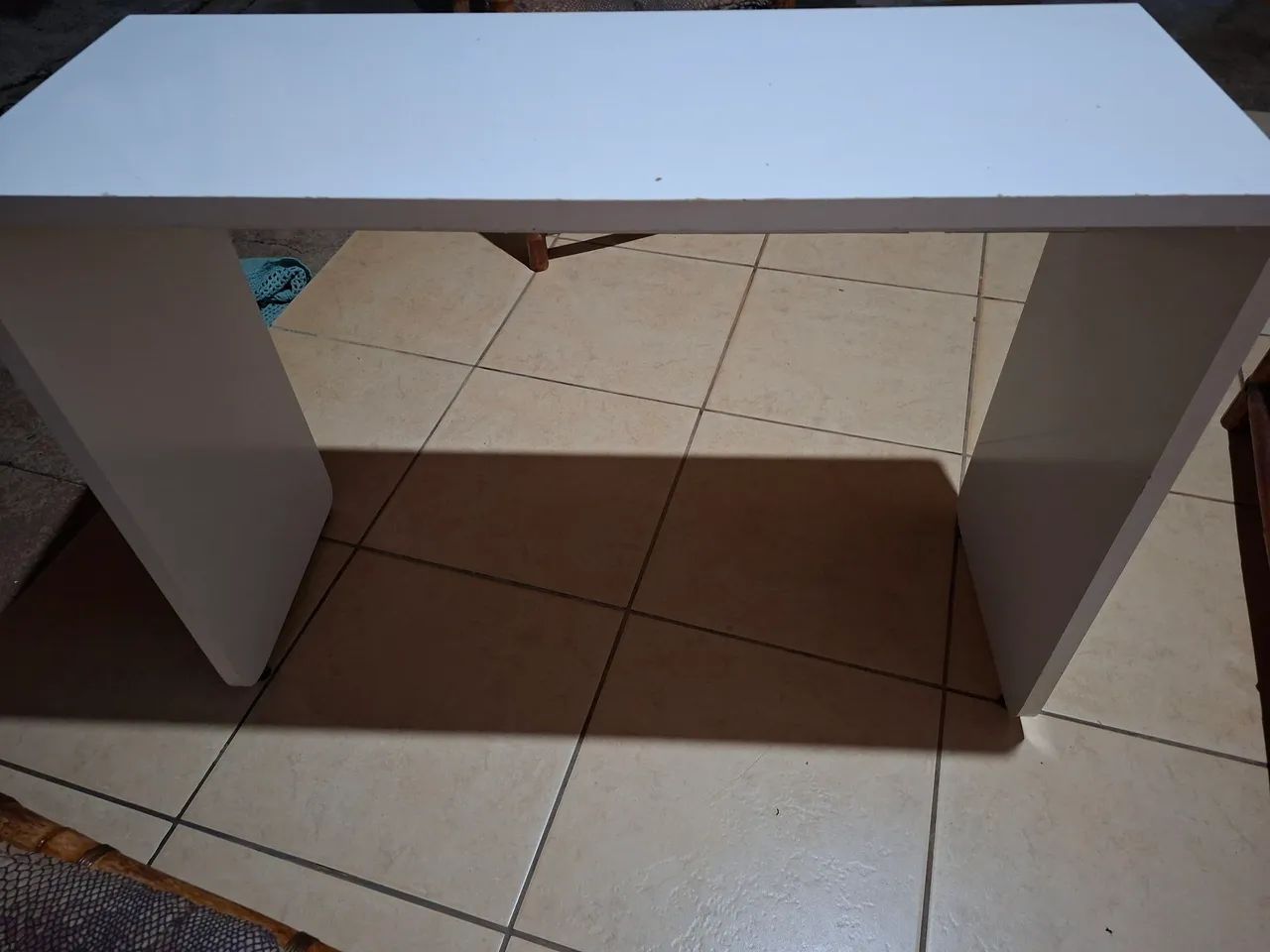Escrivaninha super conservada 