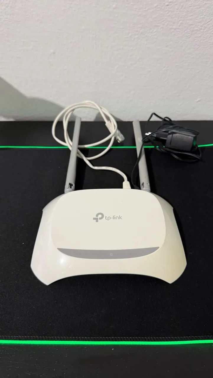 Roteador TP-Link Branco com 2 Antenas