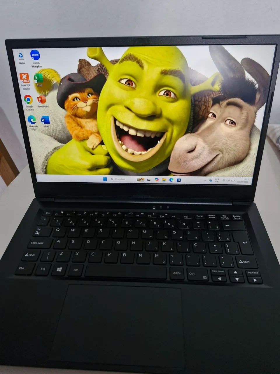 Notebook Positovo Intel Core i3, Windows 11 Pro 8 GB Ram  239 SSD. SEMINOVO SEM MARCAS.