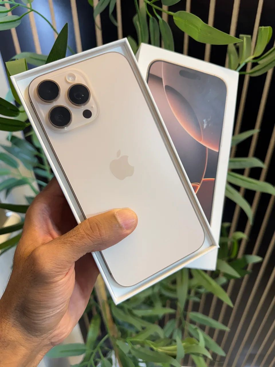 IPHONE 16 PRO MAX - 256GB - NOVÍSSIMO  - Foto 2