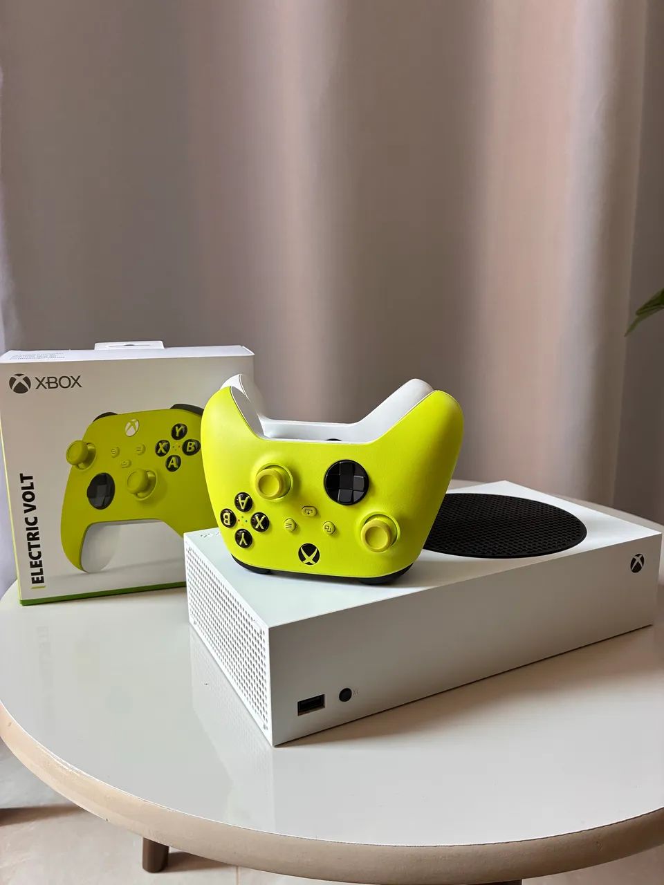 Xbox series s 2 controles  - Foto 2