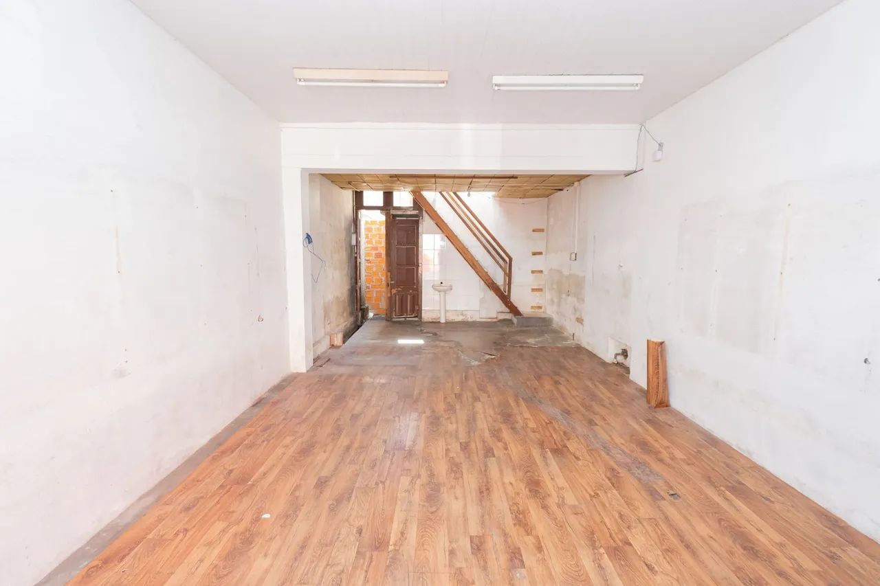 Excelente Oportunidade no Centro da Cidade: Prédio Comercial Amplo, Bem Localizado e com G - Foto 2