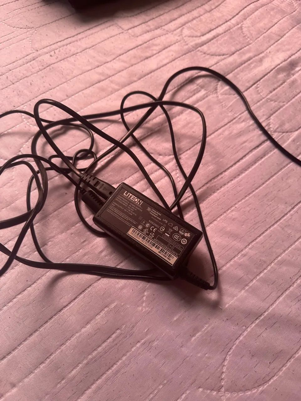 Vendo notebook com apenas 1 ano de Uso - Foto 4