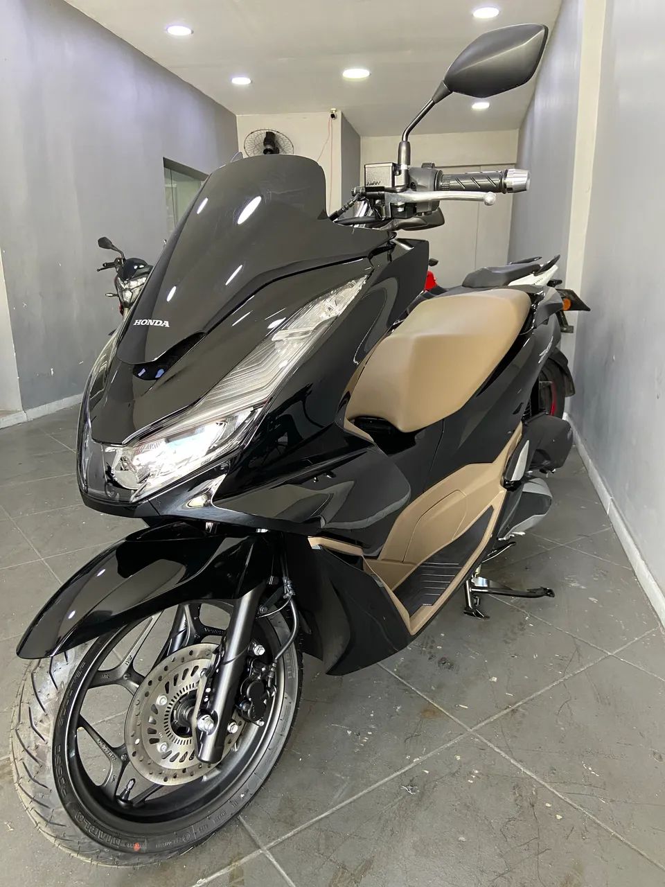 PCX Delux - Foto 2