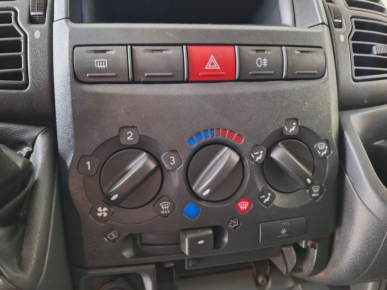 Fiat Ducato Cargo Curto 2.3 ME Diesel, foto 16 de 17